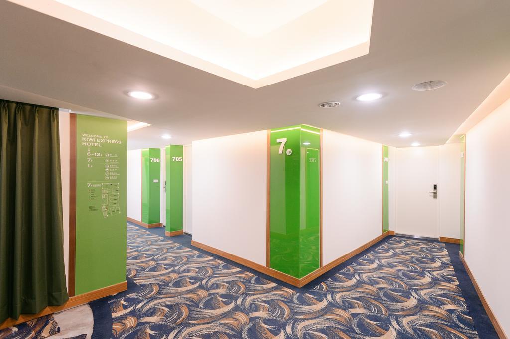 Отель Kiwi-Taichung Station Branch 1 Экстерьер фото